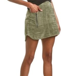 NWT BCBGMaxAzria Large Green Faux Suede Mini Skirt